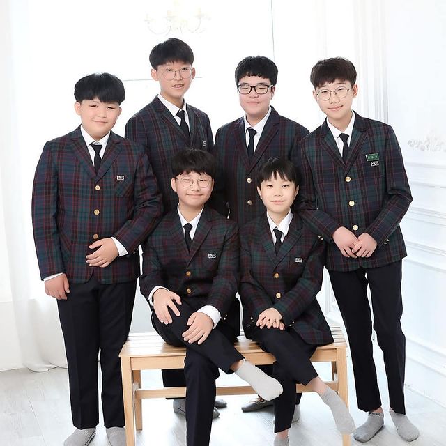 '2TV 생중계' 창원 남양 스튜디오, 1953년 전통 사진관 3대 김두수-한덕순 부부 인생극장…성남 단전시장, 훌라댄스클럽 예약 전화번호 11