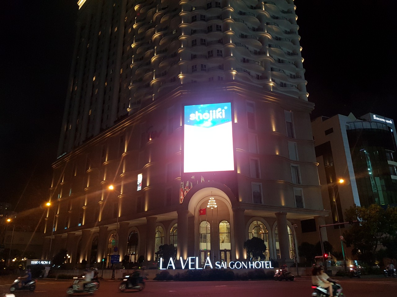 호치민 3군 라 벨라 사이공 호텔(La Vela Saigon Hotel)