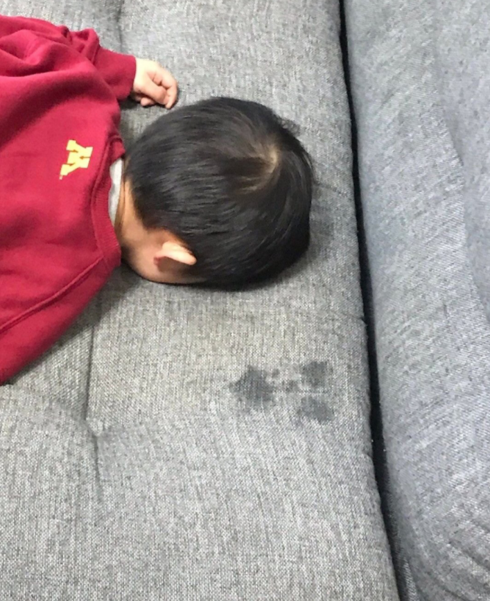  대성통곡하는 아가