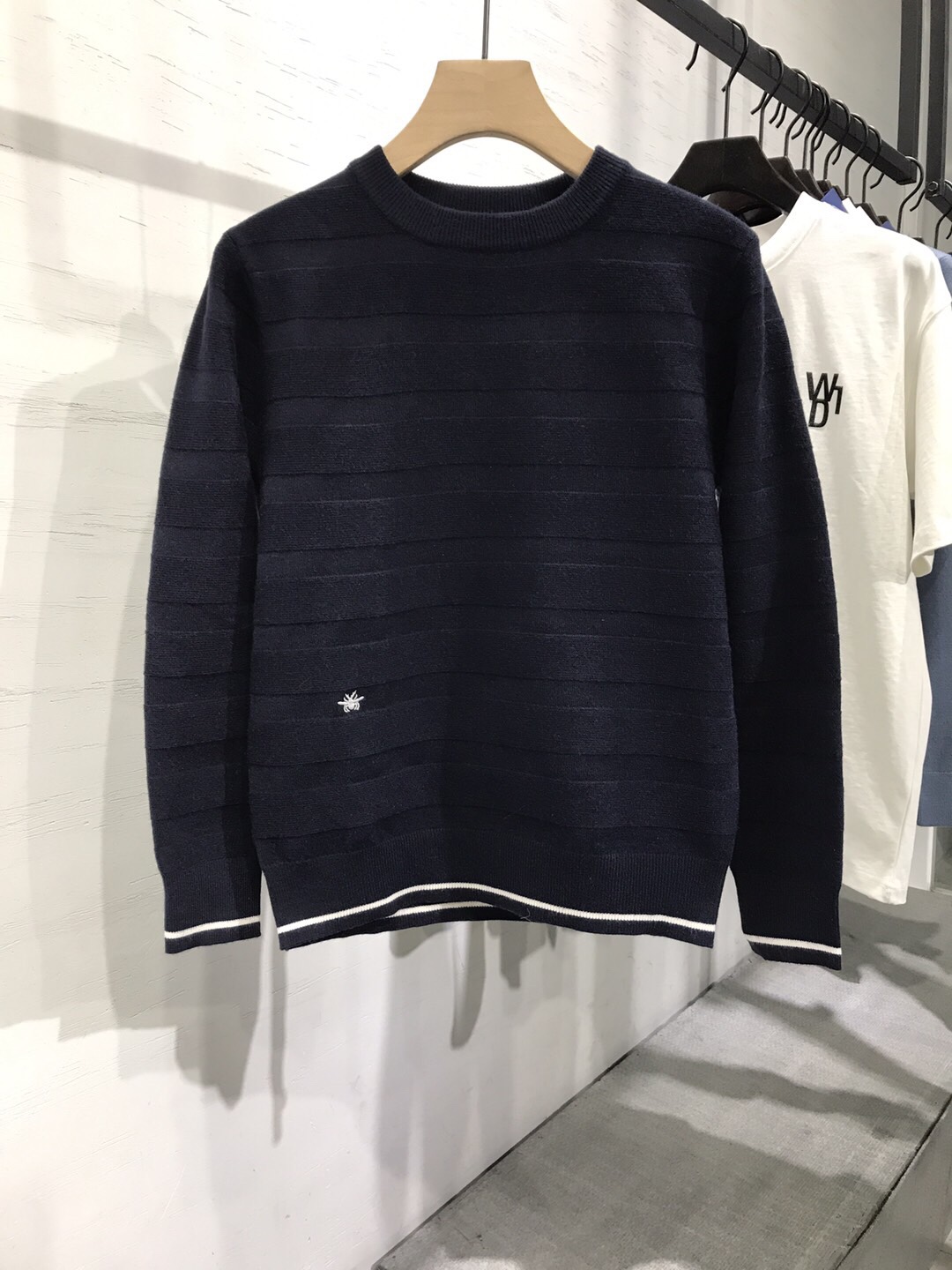  [DIOR] 디올 옴므 비 포인트 엠브로이더리 니트 스웨터