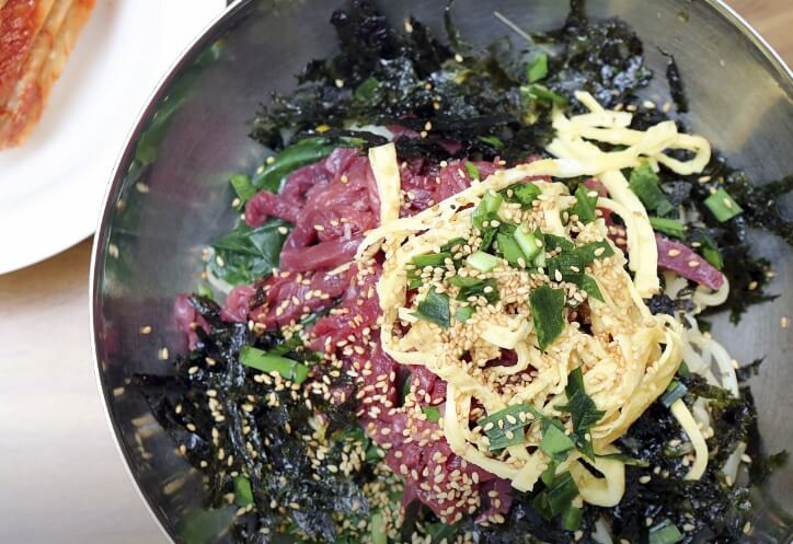 생생정보 믿고 떠나는 스타고장 가수 홍경민의 전라남도 함평 여행 한우 함평육회비빔밥 맛집 화랑식당 함평나비대축제 주포지구 한옥전원마을 함평 바나나 생태나라 