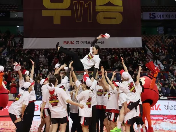 부산 BNK&amp;#44; 극적인 승부 끝에 첫 우승! MVP 안혜지 활약 빛났다