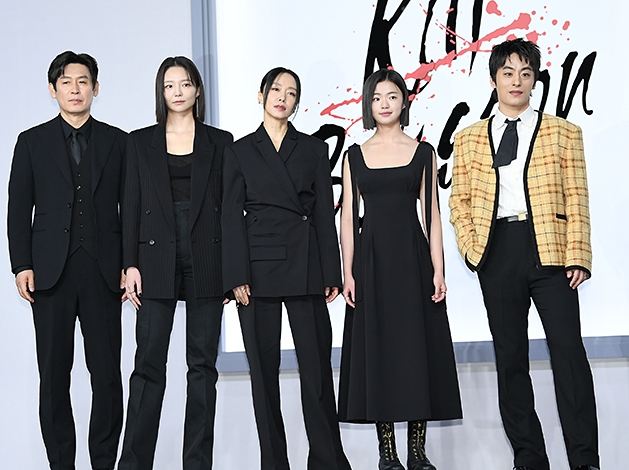  반찬가게 사장에서 킬러가 된 전도연 길복순