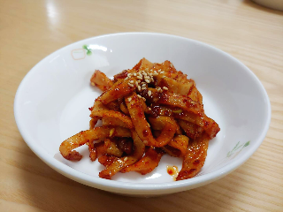  백반집의 꽃 밑반찬만들기 3편 3분안에 만드는 오뎅볶음.