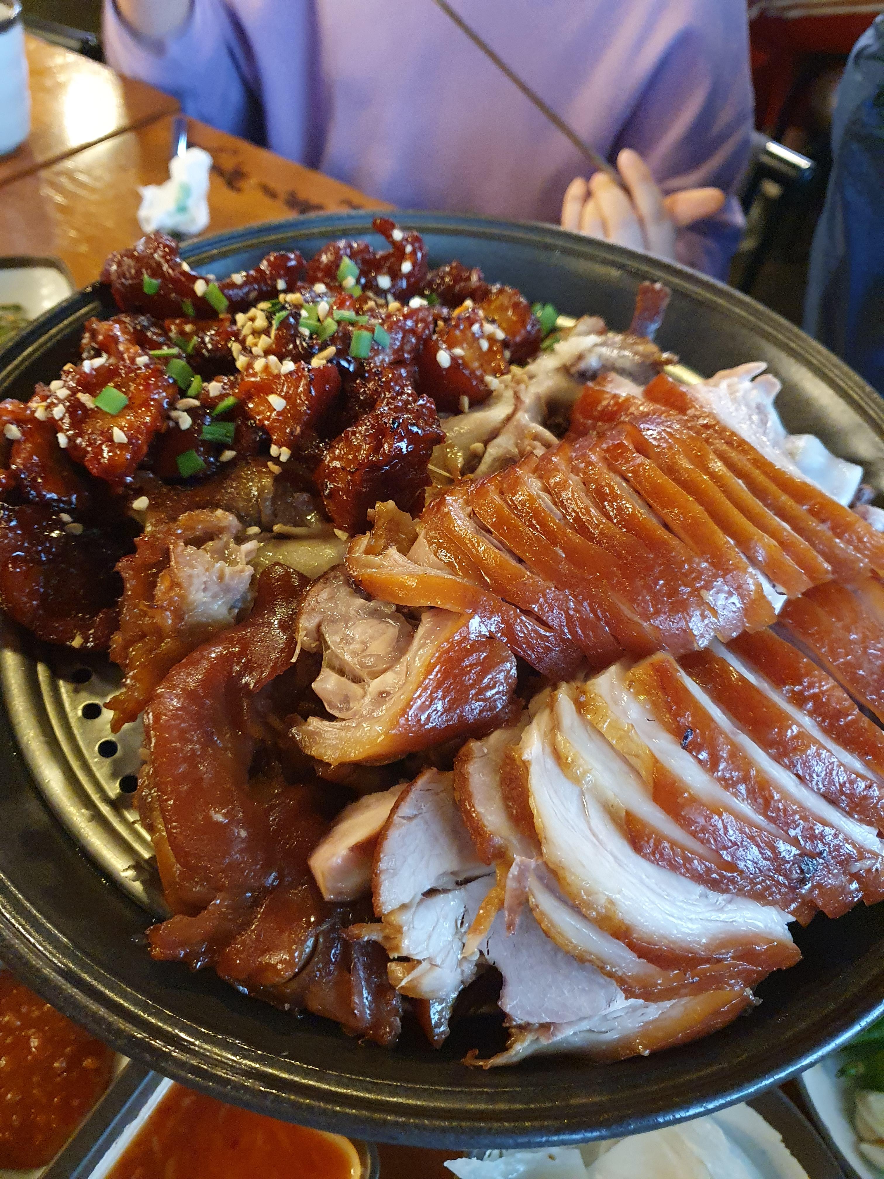 직산 맛집 가장 맛있는 족발 메뉴중 반반 족발