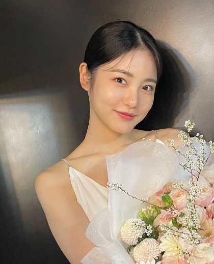  신예은 (이름 본명 나이 생일 출생지 키 학력 직업 MBTI 인스타)
