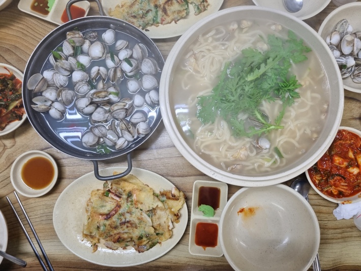 동죽-손칼국수-해물파전