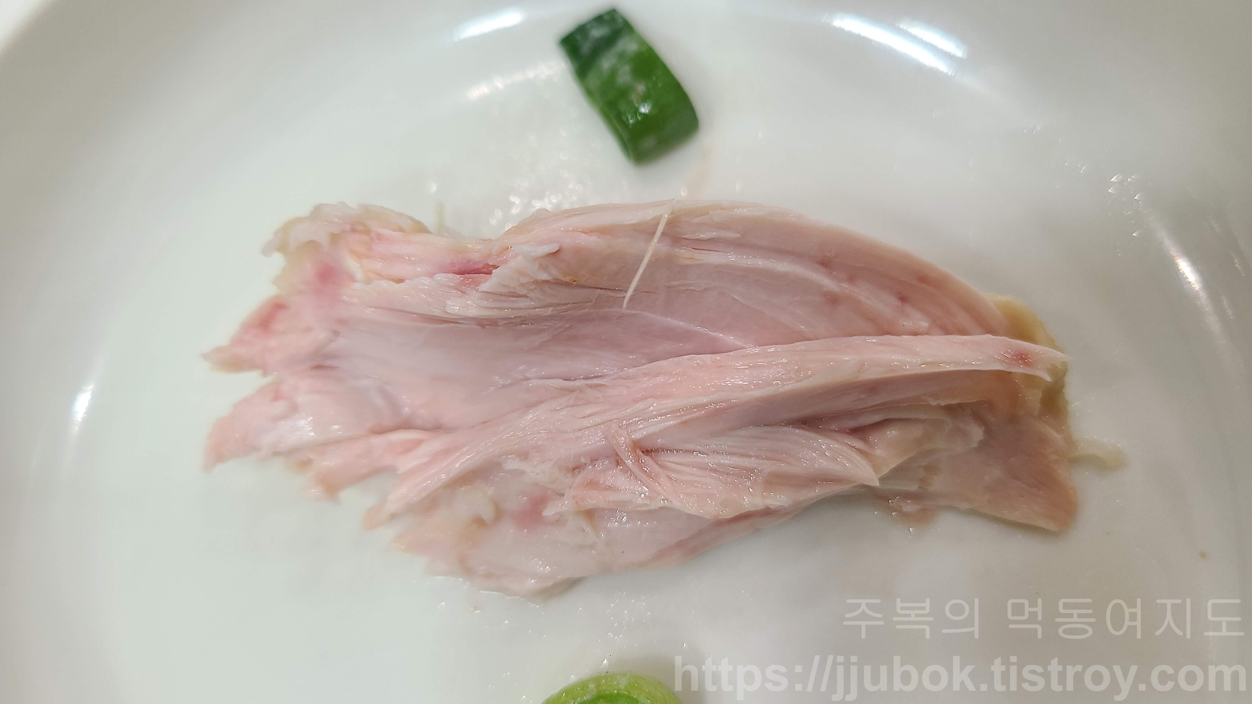 작전동-서울녹각삼계탕-녹두삼계탕-닭고기
