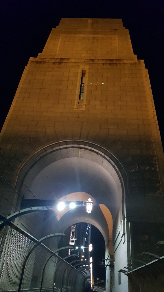 Sydney Harbour Bridge 경간 주탑