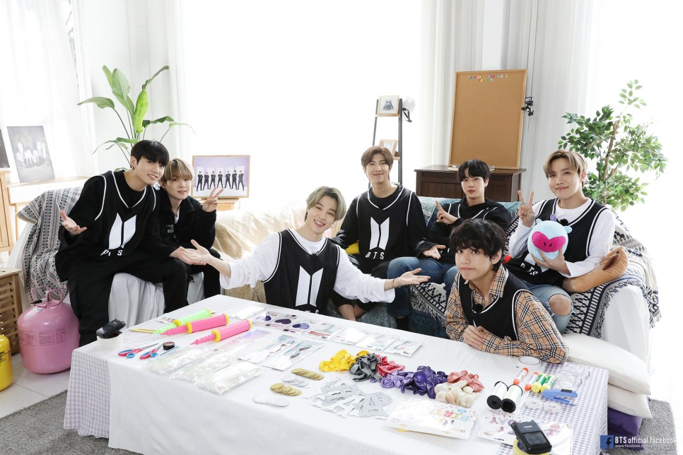  2020 BTS 페스타 방탄생파 비하인드 포토 - 1