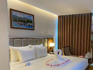  나트랑 시내 호텔 레갈리아 골드 호텔(Regalia Gold Hotel)