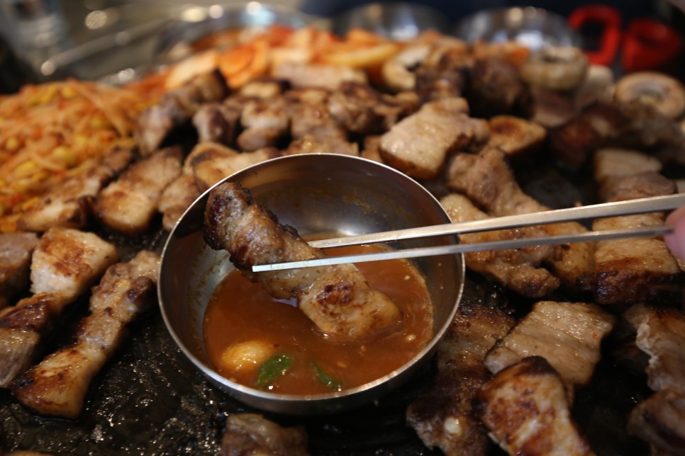 이게 육덕이지! 합정 삼겹살 25