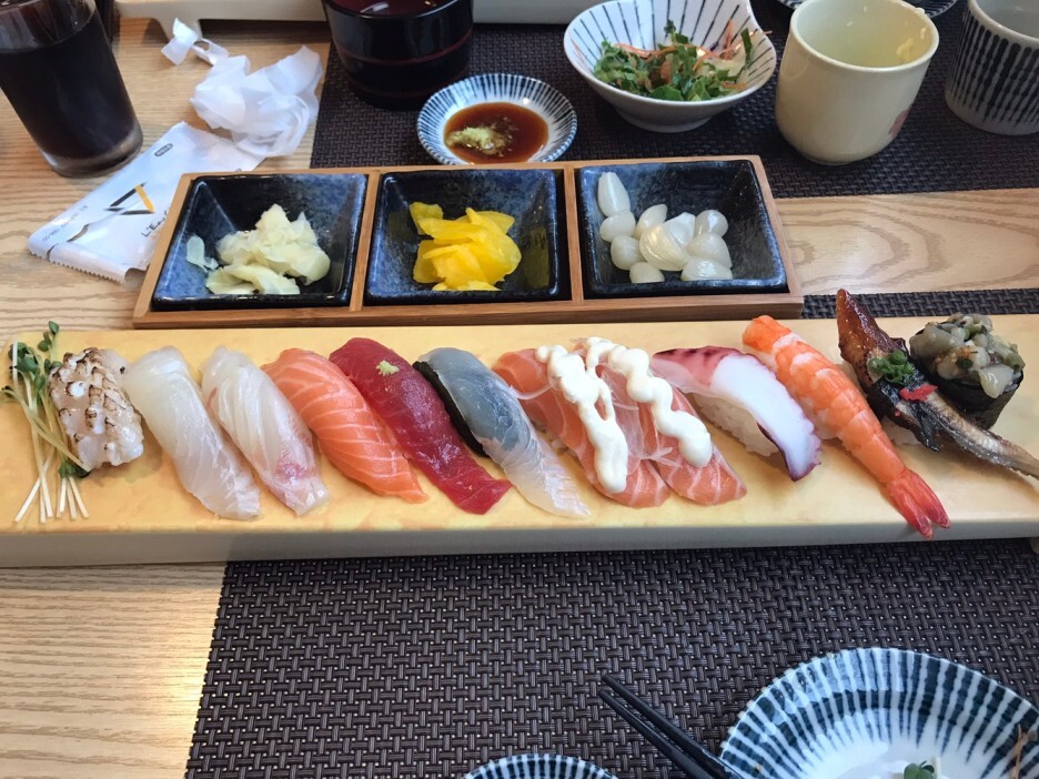  초밥이라면 강력하게 추천 가산 디지털단지 맛집 휴스시