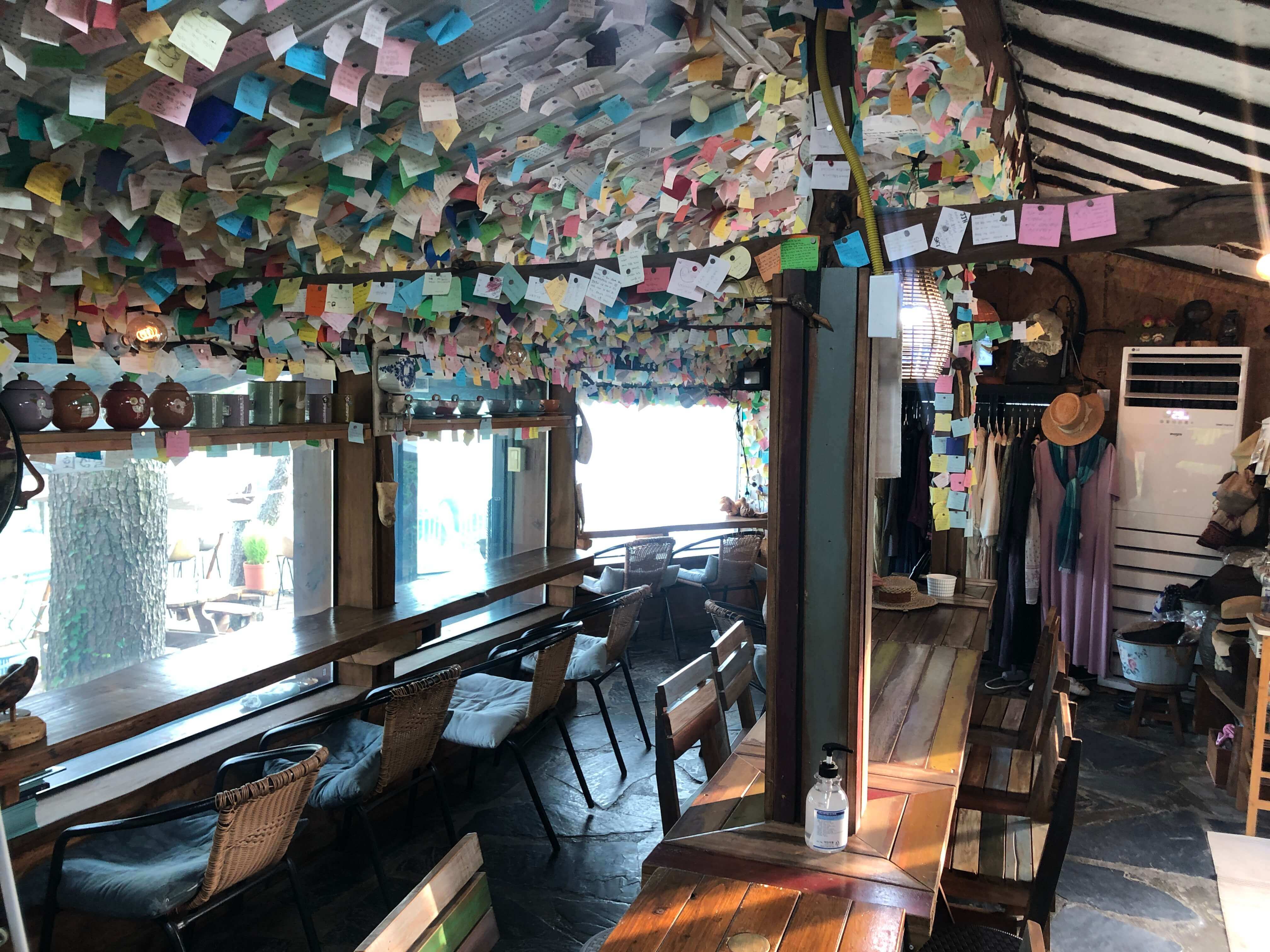 민수랜드-남해솟대하우스 카페 내부2