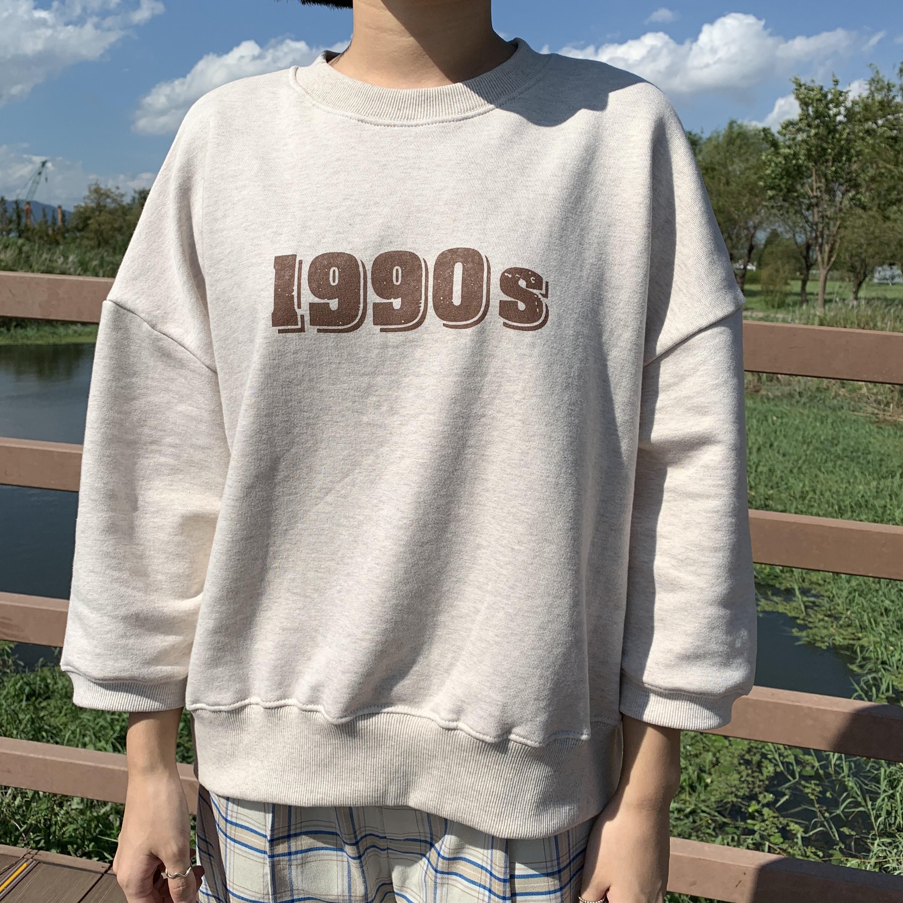  남자가 추천하는 데이트할 때 입기 좋은 20대 여자 옷 1990 맨투맨