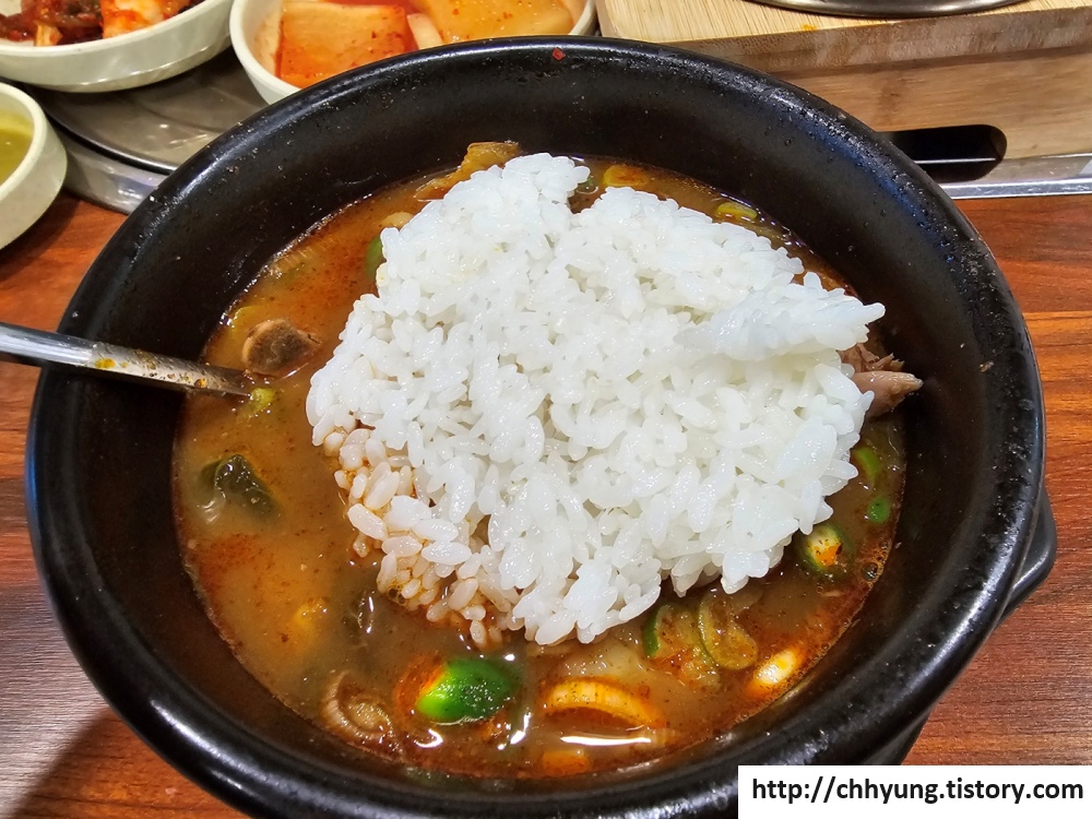 산본 돈이 돌솥밥 순대국 - 국밥을 변신