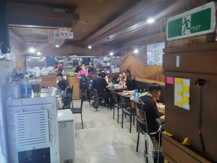 늦은 저녁에서 북적이는 남포동 맛집&#44; &#39;세정&#39;