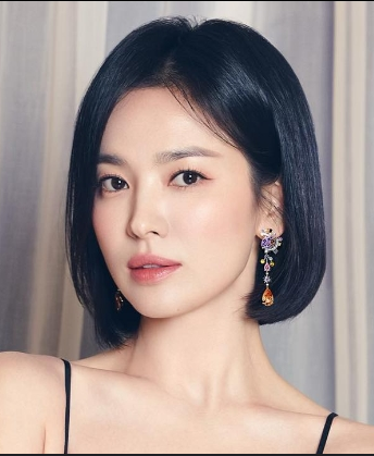 송혜교의 단발 스타일링 이미지