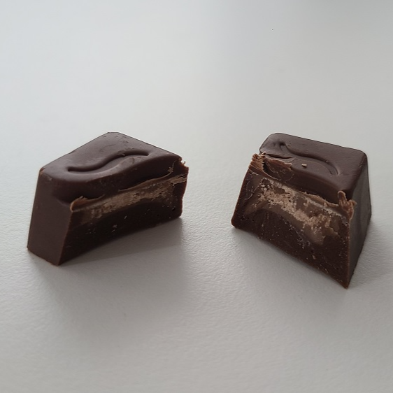 투바나 초콜릿 단면