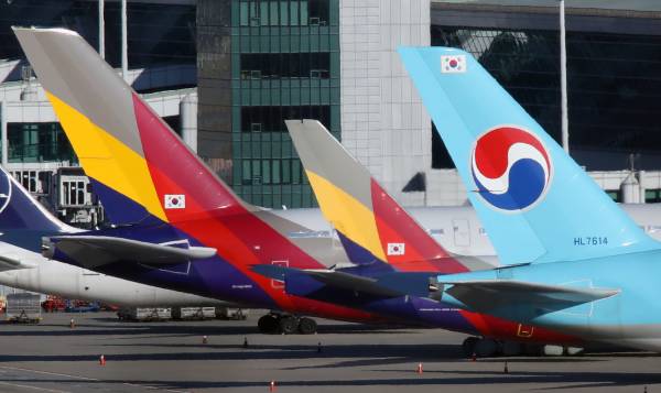 대한항공과 아시아나항공 항공기.