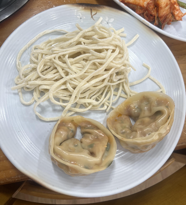 칼국수-면과-손만두