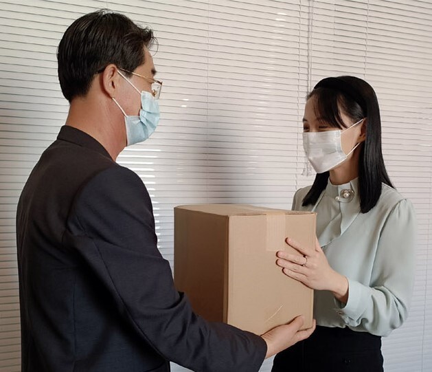  北 김여정 남편 추정 인물 첫 등장..다정한 모습 연출