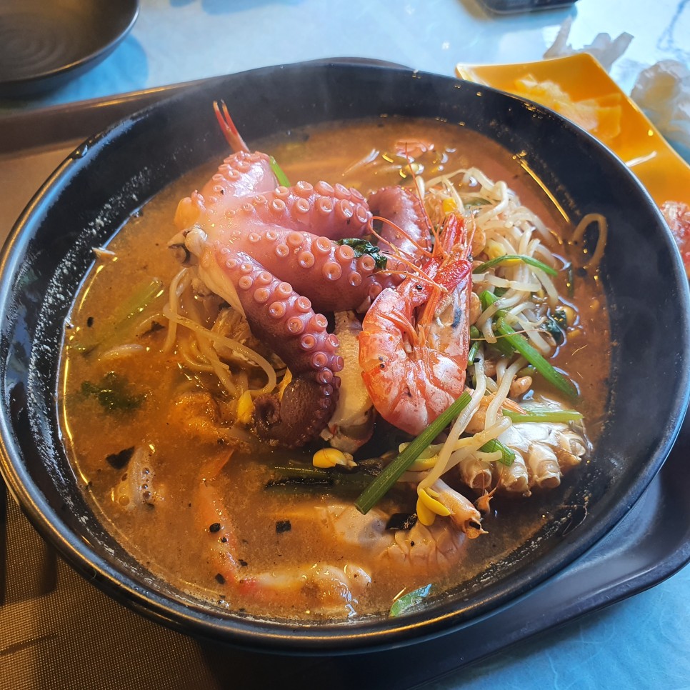  제주도 돌문어 라면/성산 해물라면 맛집: 떠돌이 식객