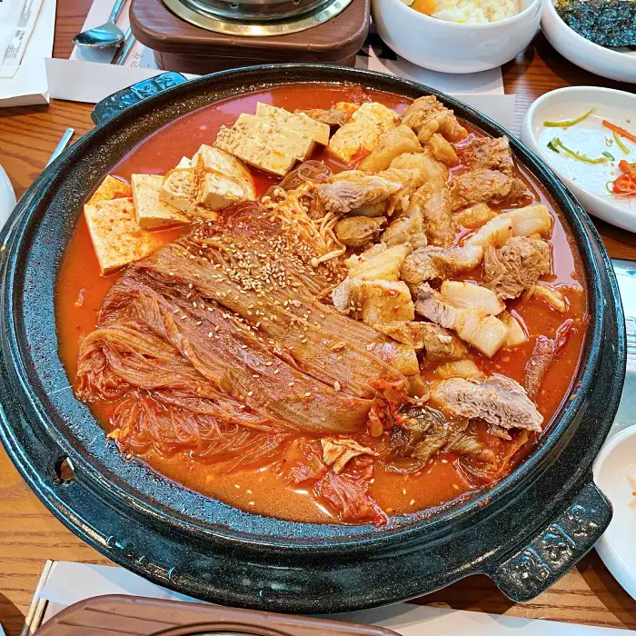 발산 마곡 맛집 솥뚜껑 한돈 김치찜