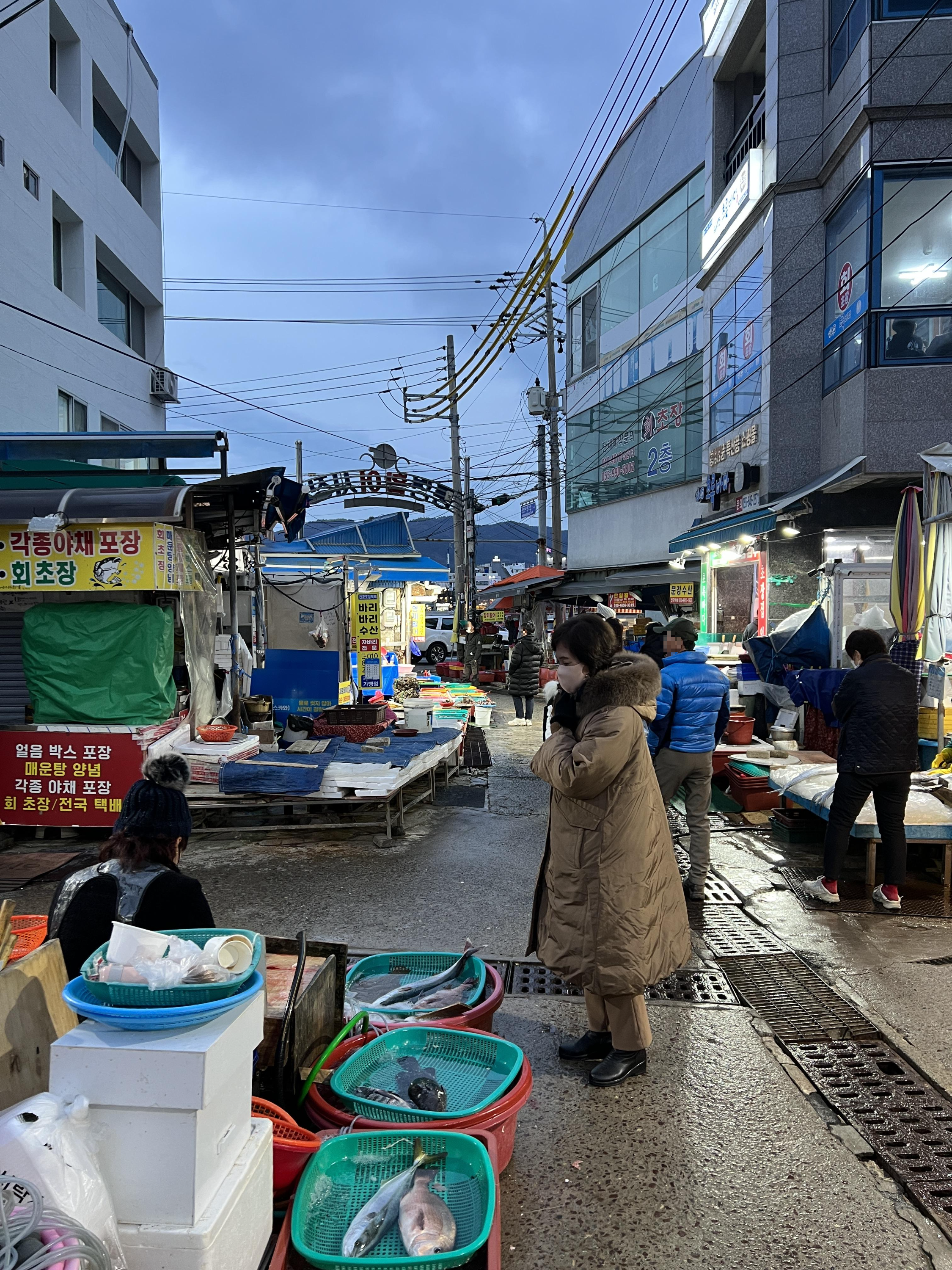 충무활어시장 이미지