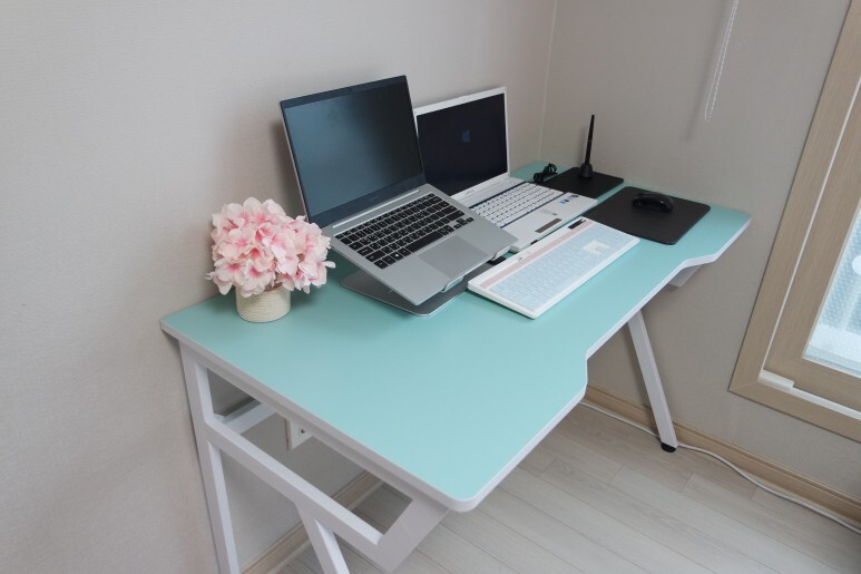  라베스토 DESK R 1200 1인용컴퓨터책상 민트색상의 컬러풀 책상 예쁘다!