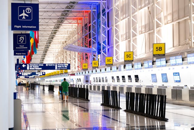 청주공항과 비슷한 공항 내부 모습