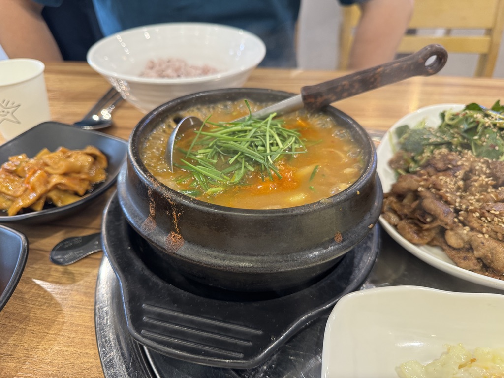 서울 교대역 맛집 꾸덕한 된장찌개가 맛있는 점심 맛집