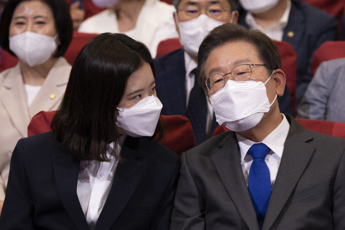  이재명, 박지현 손절에 비선 캠프 의혹까지.. 돌파구는? [국회 기자 24시]