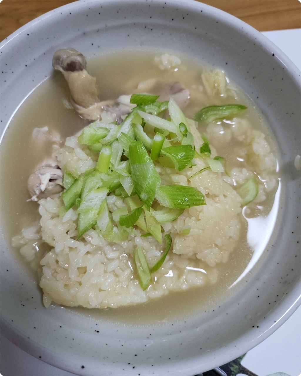  초복이 오기전에 미리 먹어두자~ 맛있는 삼계탕 오늘 저녁은 너다!
