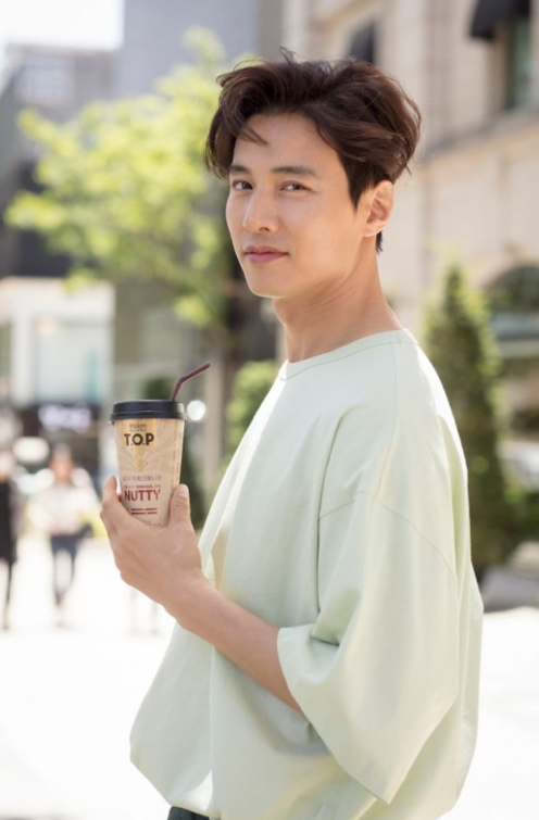  절대 광고모델을 바꿀 수 없는 브랜드