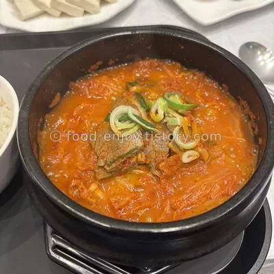 양지수육김치찌개-메뉴