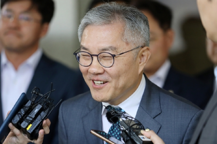 더불어민주당 최강욱 전 의원 암컷 발언에 민주당이 공식사과 발표