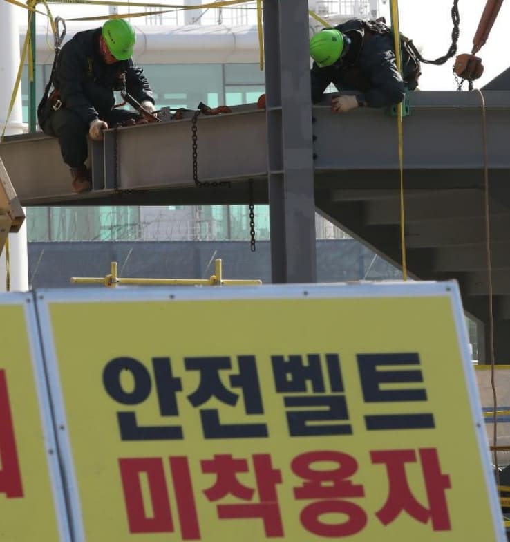  현대건설, '안전관리 우수 협력사 포상제도' 시행 ㅣ 롯데건설,'위험성평가 AI' 개발 선제적 안전관리 구축