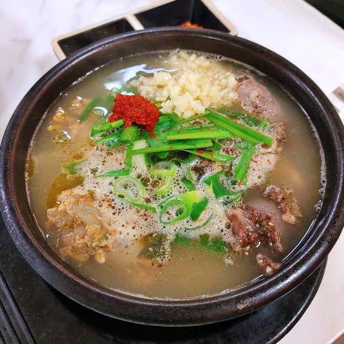  생방송투데이 고사리 얼큰 순대국 눈꽃 차돌 곱창 순대전골 경기 광주 장지동 맛집 3월 14일 맛의 승부사 2대째 막창순대 노포 맛 전통 순댓국 가격 위치 어디