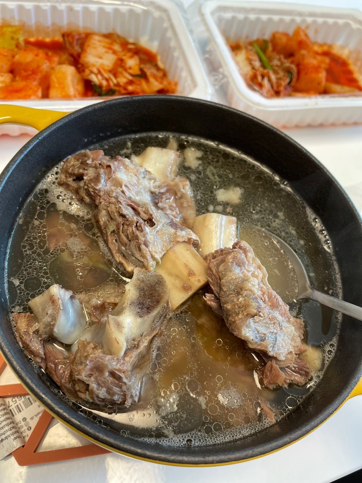 양 많은 갈비탕 사진