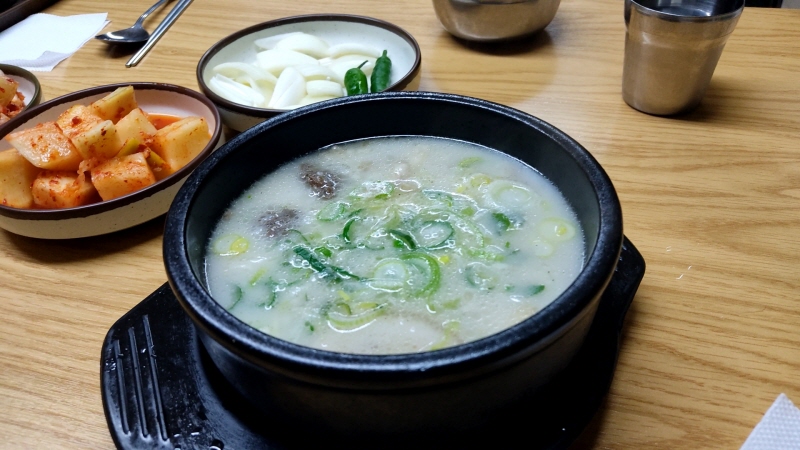  다락방에서 먹는 순댓국  