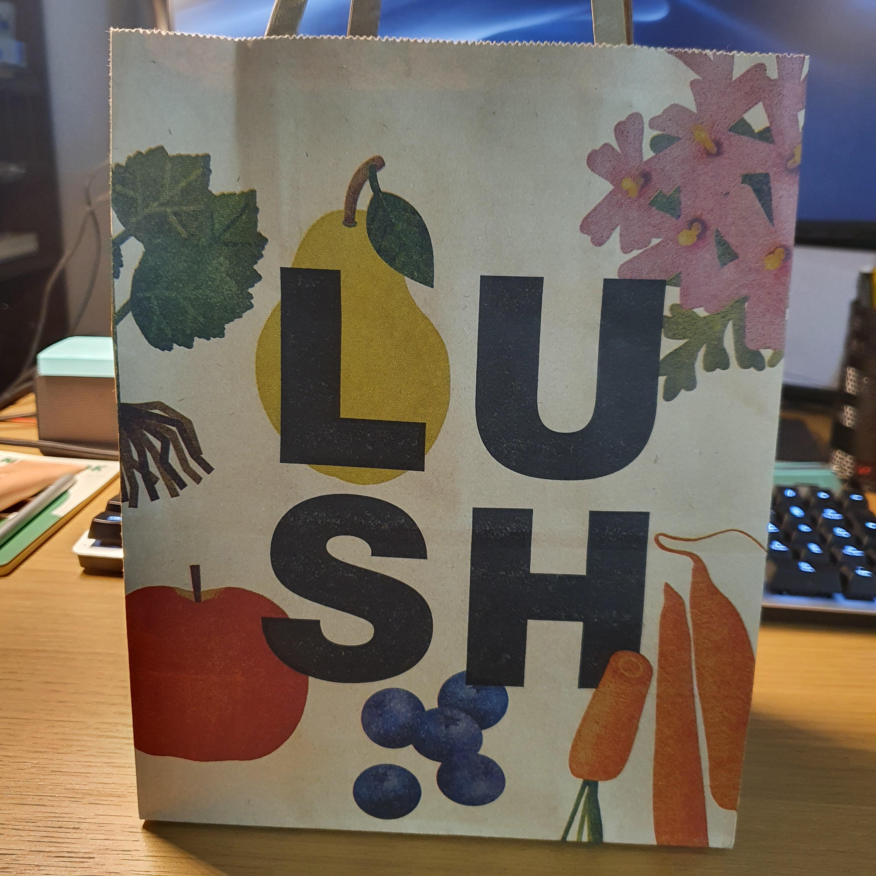  Lush 사쿠라 배쓰밤, 럽럽럽 샤워스크럽 / 러쉬 깜짝 선물