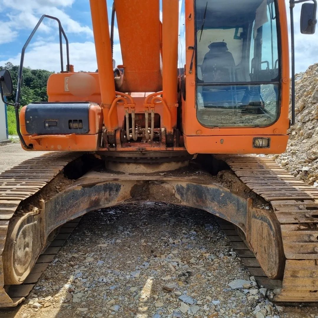  두산 DOOSAN DX300LC 모델 2005년식  4300만원 판매합니다
