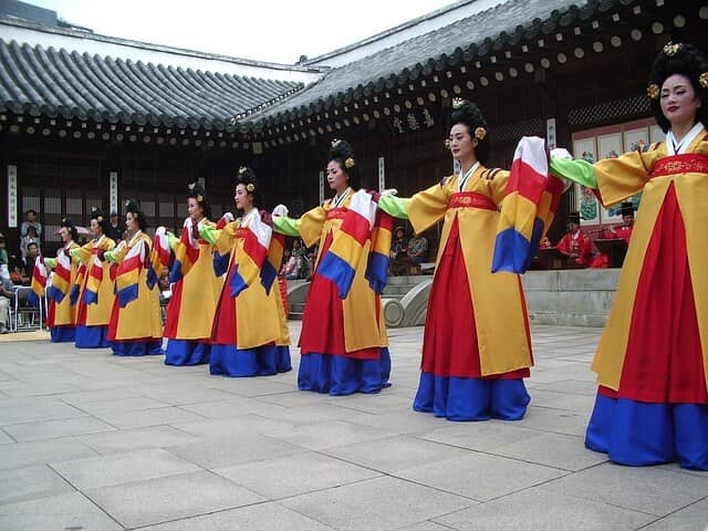 한국 민속학 속 민중의 몸짓, 민속춤과 탈춤