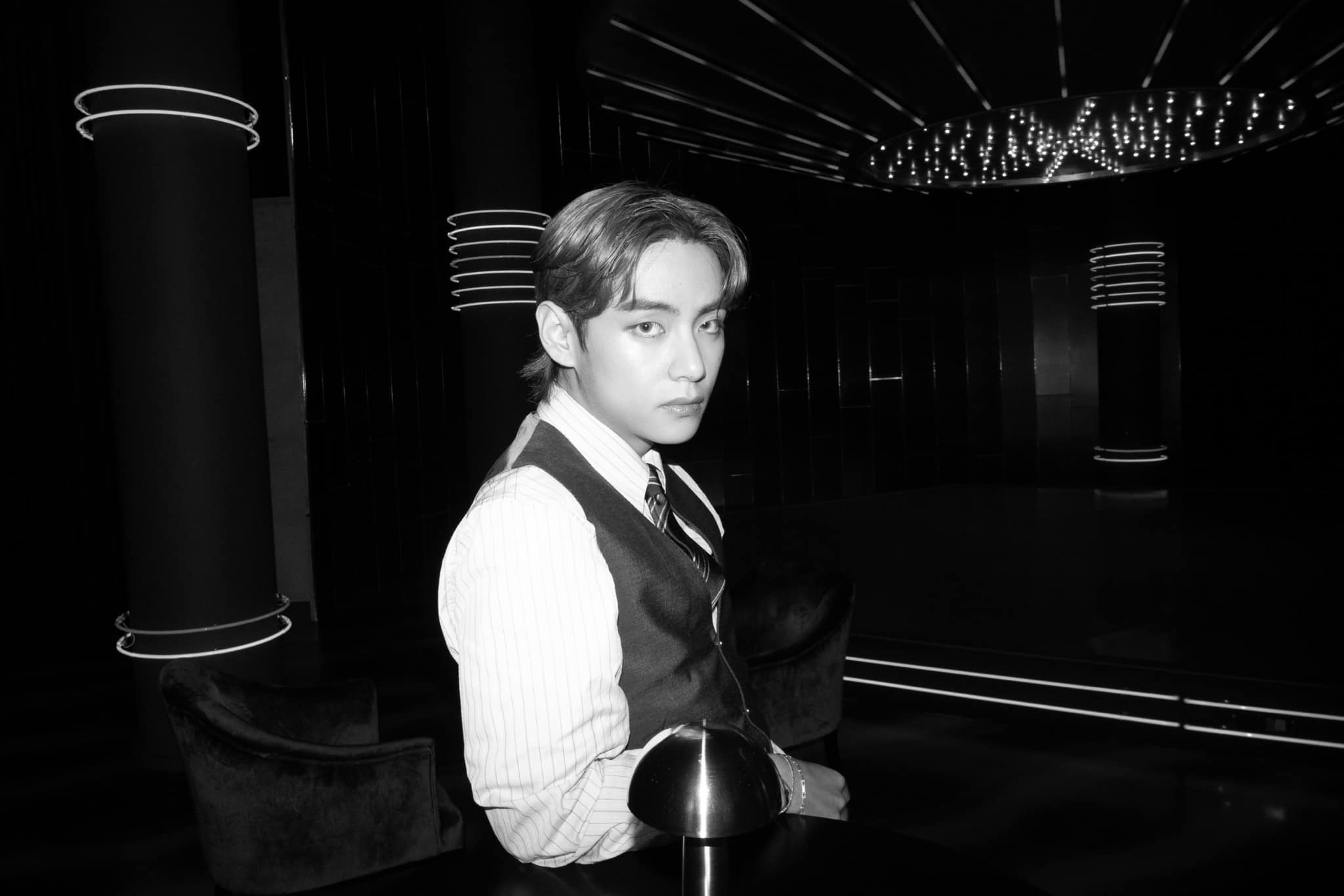  방탄소년단 뷔, 잘생김이란 이런 것 세련된 슈트핏