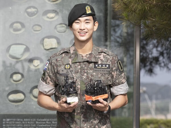 김수현-군대