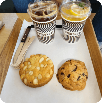 세종 에브리선데이 쿠키와 음료 주문한 사진