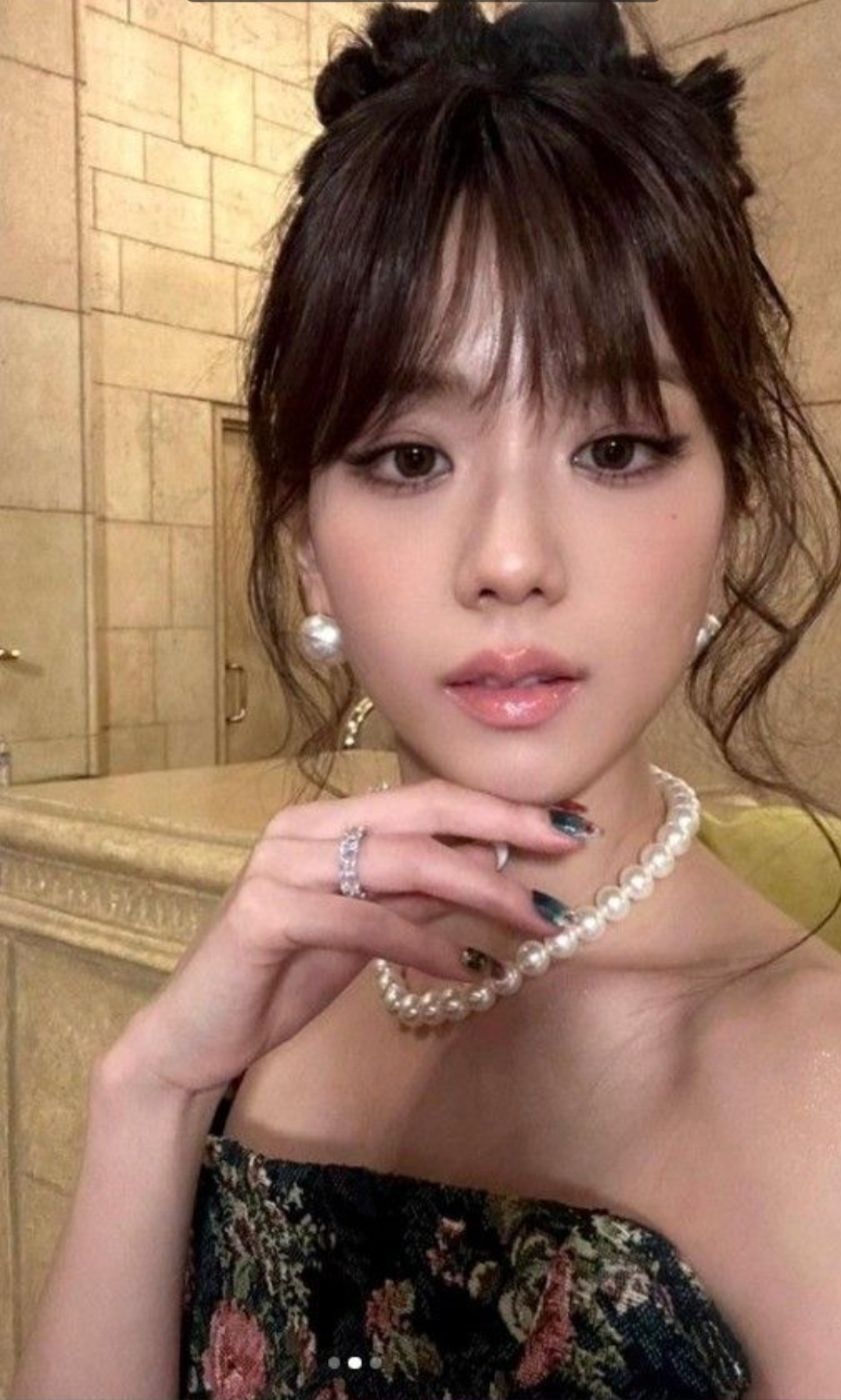 블랙핑크 지수, 역대급 고양이상 미모...고양이도 질투하네