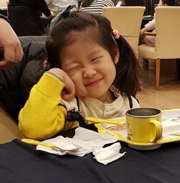 "우리 딸 심장이 다른 곳에서 뛰도록.." 4명 친구에게 새 생명을 선물했습니다, 뇌사 판정 4살 소녀 장기기증 후 하늘의 작은 소녀 천사가 되었습니다.