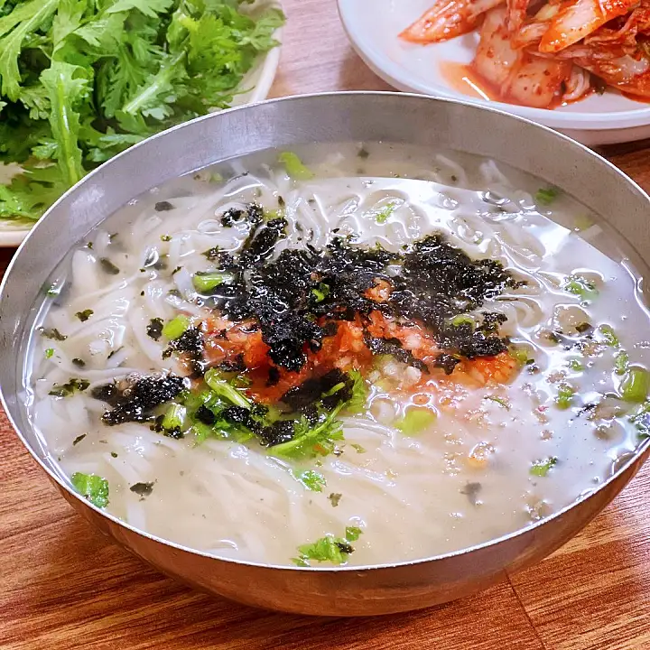  생활의달인 수타 자가제면 칼국수 달인 칼국수 맛있는 40년 식당 은둔식달 노포 아산 천안 맛집 정보